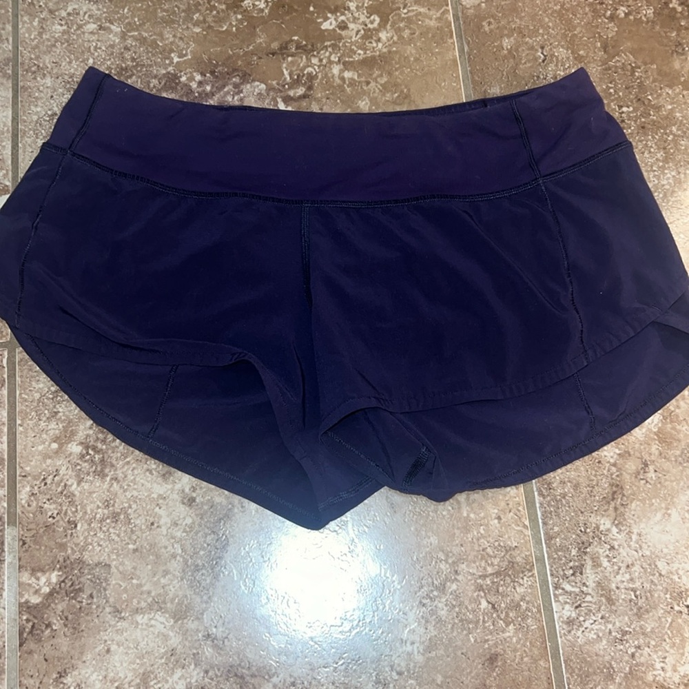 Lululemon speed ups Size 6 Low rise 2.5 inch Purple